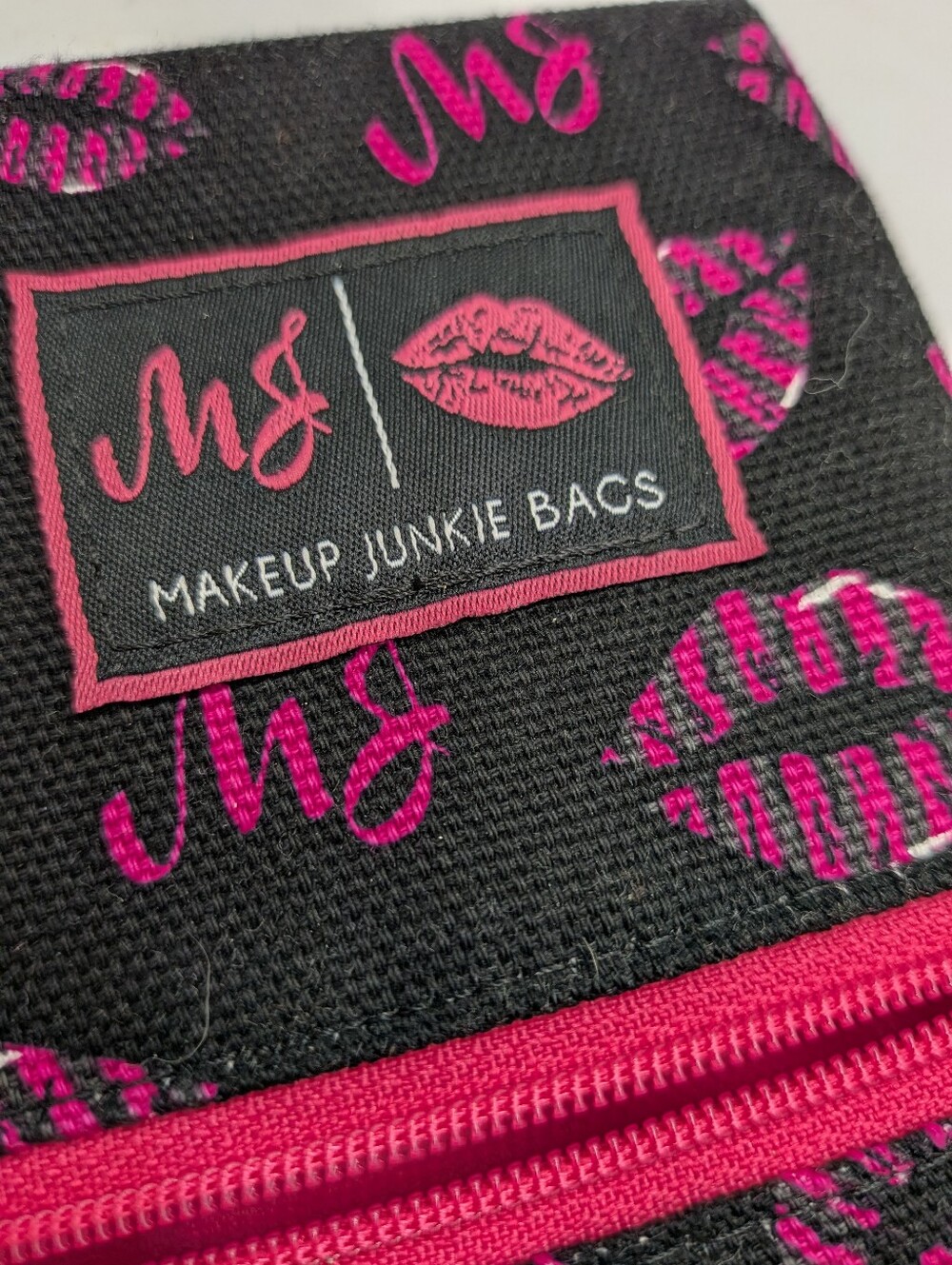 Makeup Junkie Black & Hot Pink Lip Print Small Cosmetic Pouch - Picture 3 of 6